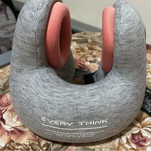 Vent Pillow - Gray and Black